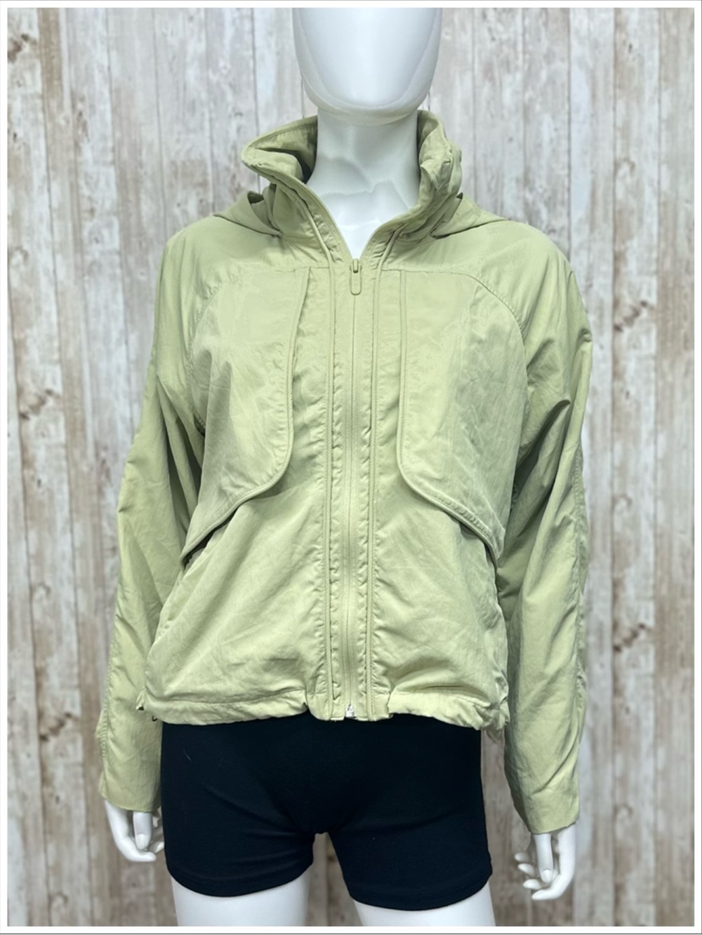 Lululemon Always Effortless Jacket ~ Size 6 ~ Item #X79